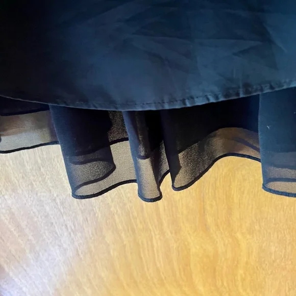 Banana Republic skirt - Picture 2 of 8